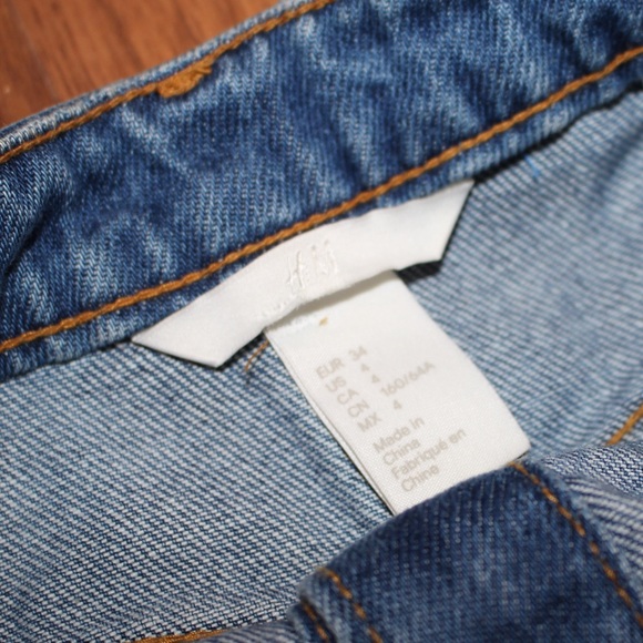 Button up jean skirt from H&M size 4 - Picture 3 of 4